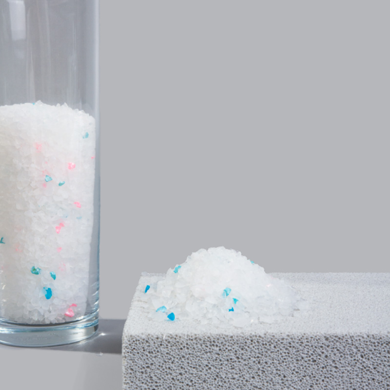 Lettiera per gatti Crystal: guida completa ai vantaggi della lettiera in gel di silice