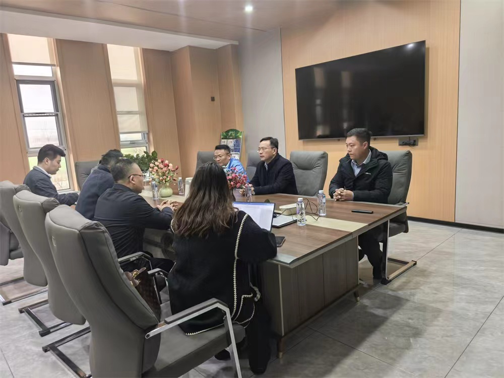 Il gruppo Hi-Speed ​​New Energy è venuto a Sincere per una visita e uno scambio